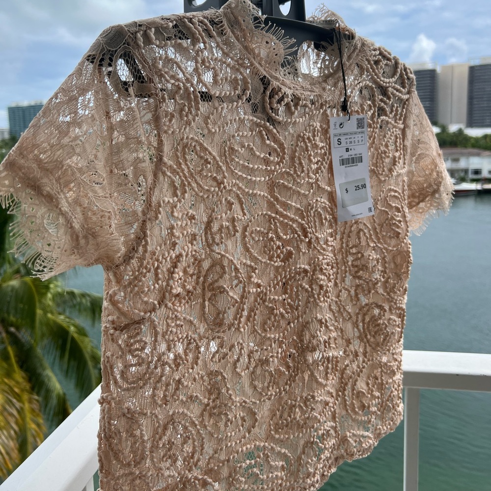 Zara women’s brand new size small lace shirt